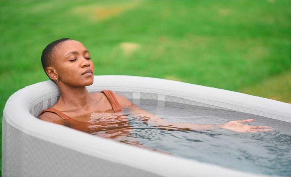 Fully Inflatable Ice Bath Tub with Insulated Lid – 300L Cold Plunge