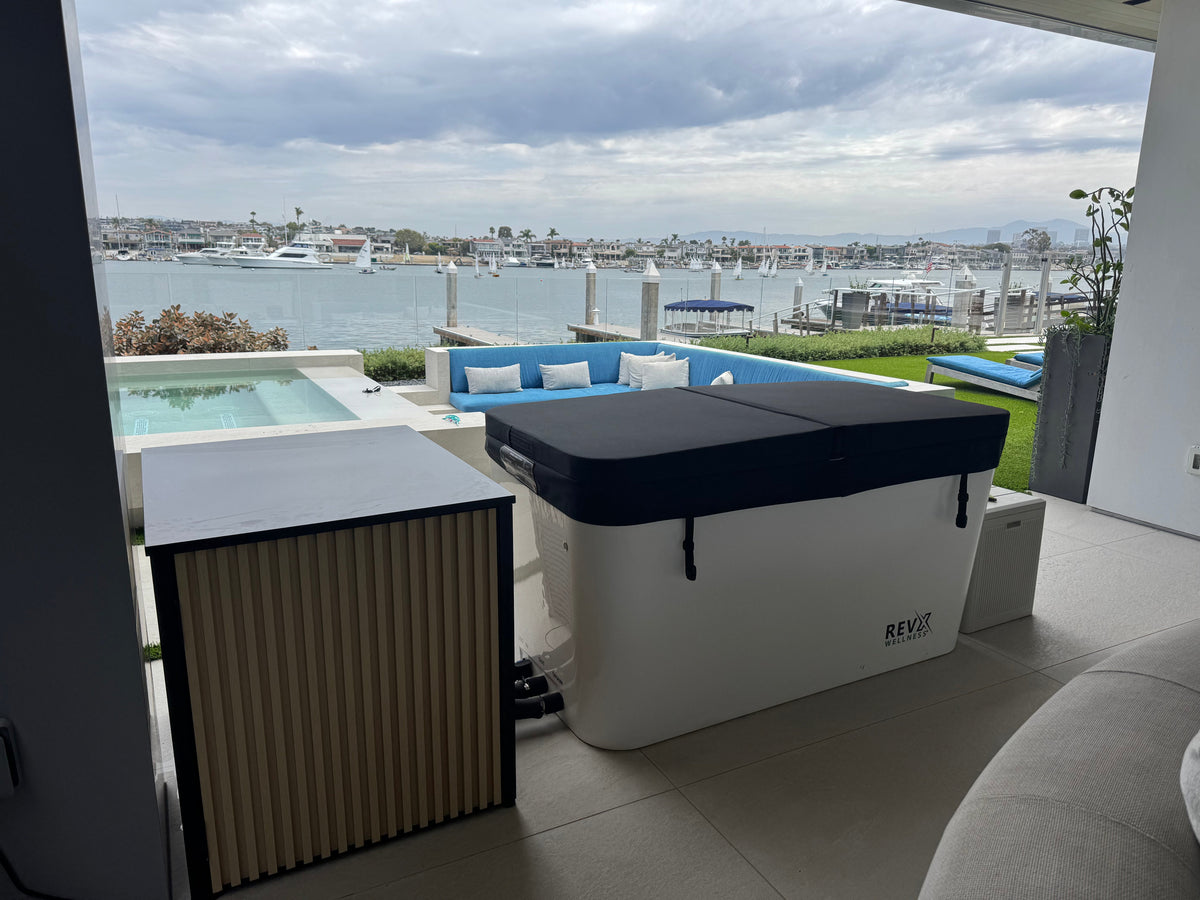 X Tub Cold Plunge System with LUX 1.5 HP Chiller