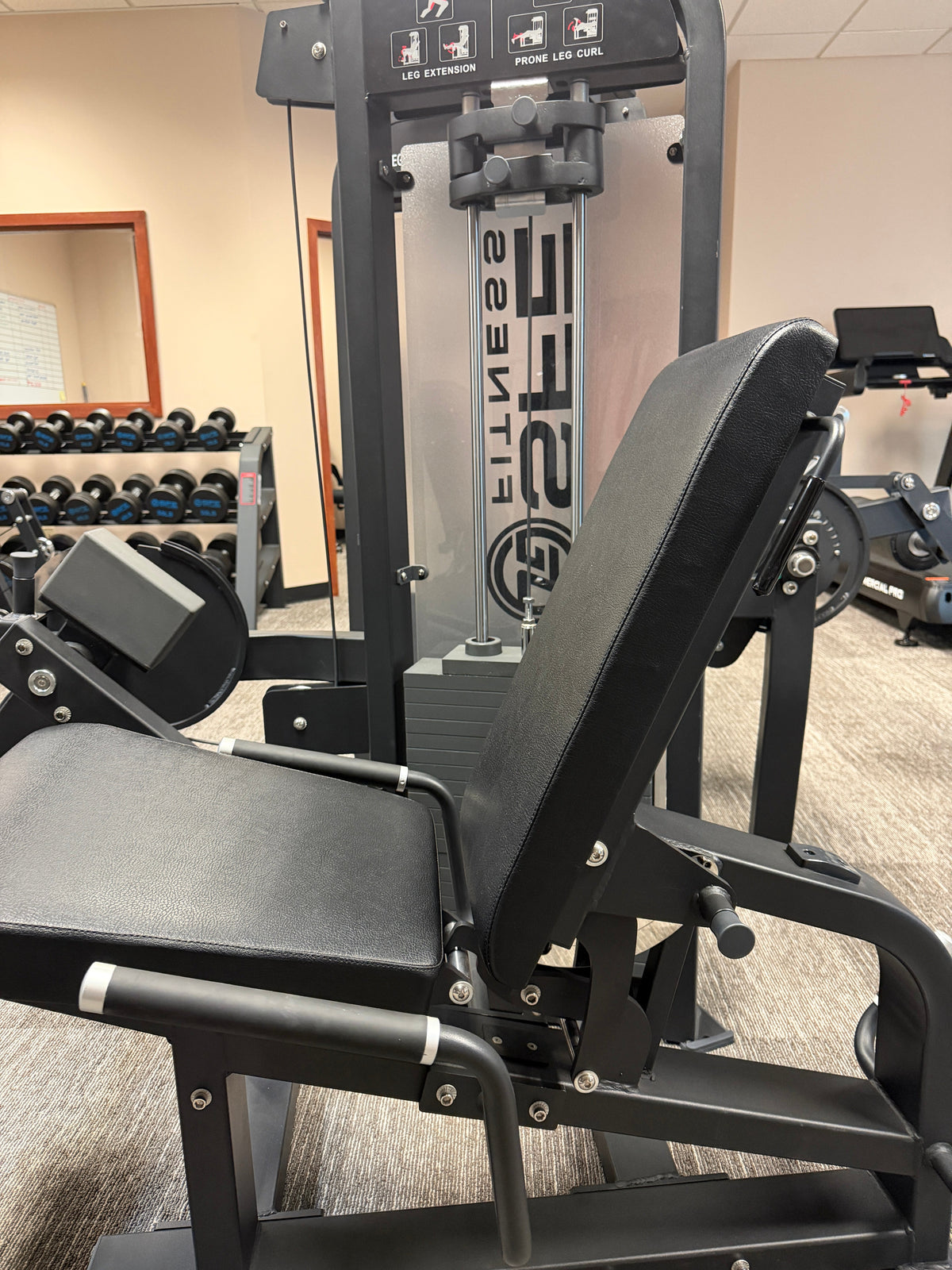 Selectorized Leg Extension & Prone Leg Curl Combo w/250lb weight stack (New)