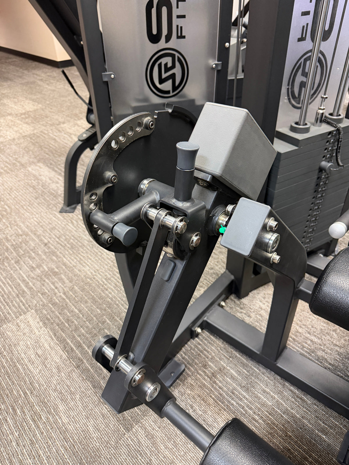Selectorized Leg Extension & Prone Leg Curl Combo w/250lb weight stack (New)